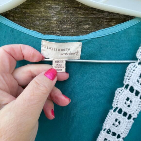 Beaches & Boho Size OSFM semi sheer beach cover - Picture 3 of 6